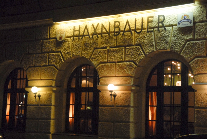 Name:  Haxnbauer im Scholastikahaus .jpg
Views: 11953
Size:  412.3 KB