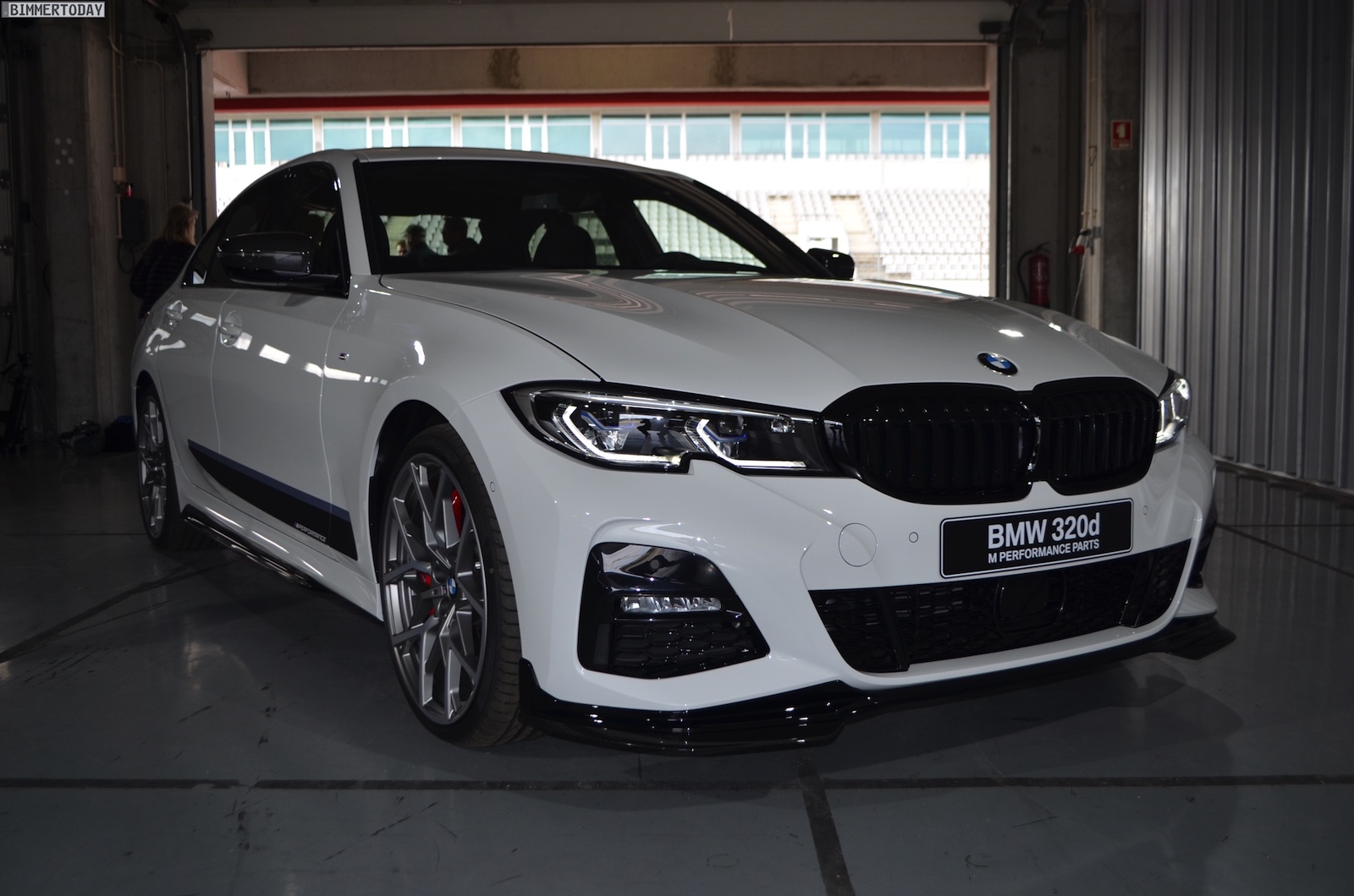 Name:  2019-BMW-3er-G20-M-Performance-Tuning-320d-02.jpg
Views: 73530
Size:  383.1 KB