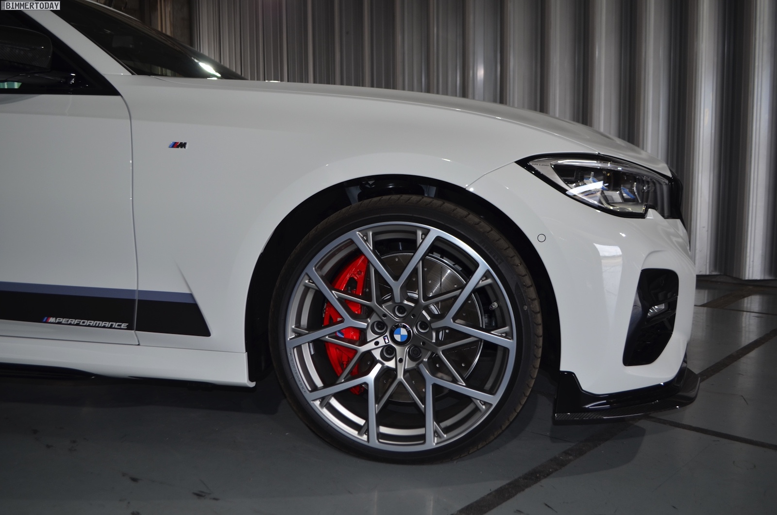 Name:  2019-BMW-3er-G20-M-Performance-Tuning-320d-10.jpg
Views: 42760
Size:  362.2 KB