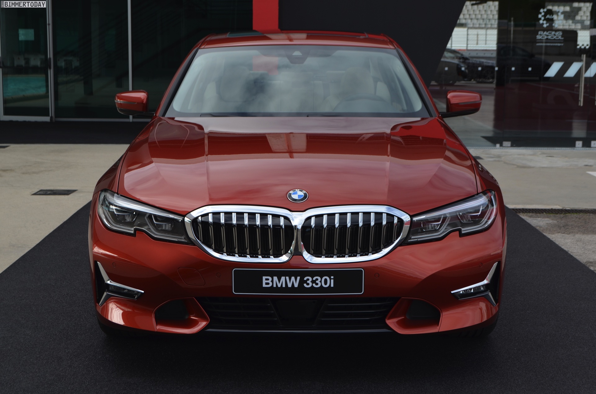 Name:  2019-BMW-3er-G20-Sunset-Orange-Luxury-Line-02.jpg
Views: 42113
Size:  486.5 KB