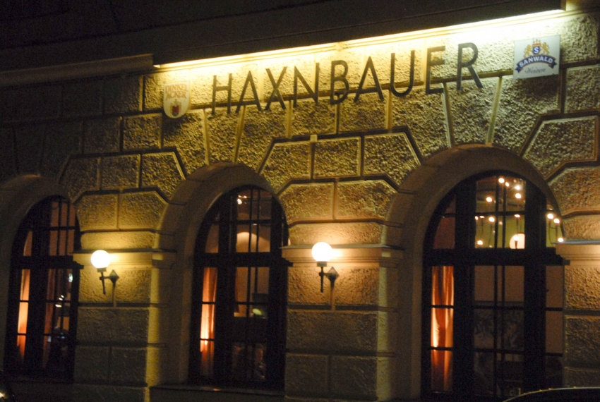 Name:  Haxnbauer im Scholastikahaus .jpg
Views: 12039
Size:  412.3 KB
