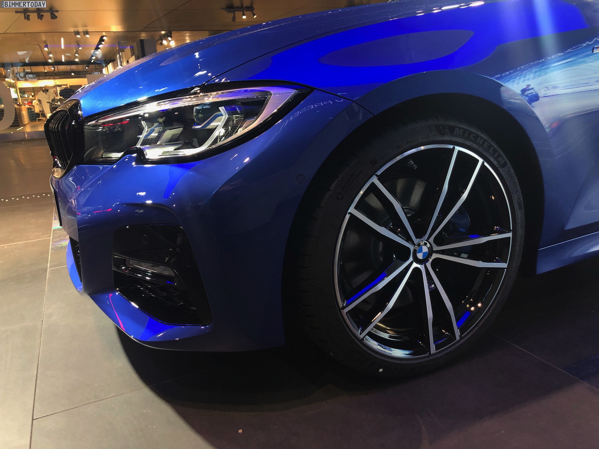 Name:  2019-BMW-3er-G20-M-Sport-Shadow-Line-erweiterter-Umfang-Portimao-Blau-08.jpg
Views: 41940
Size:  481.1 KB