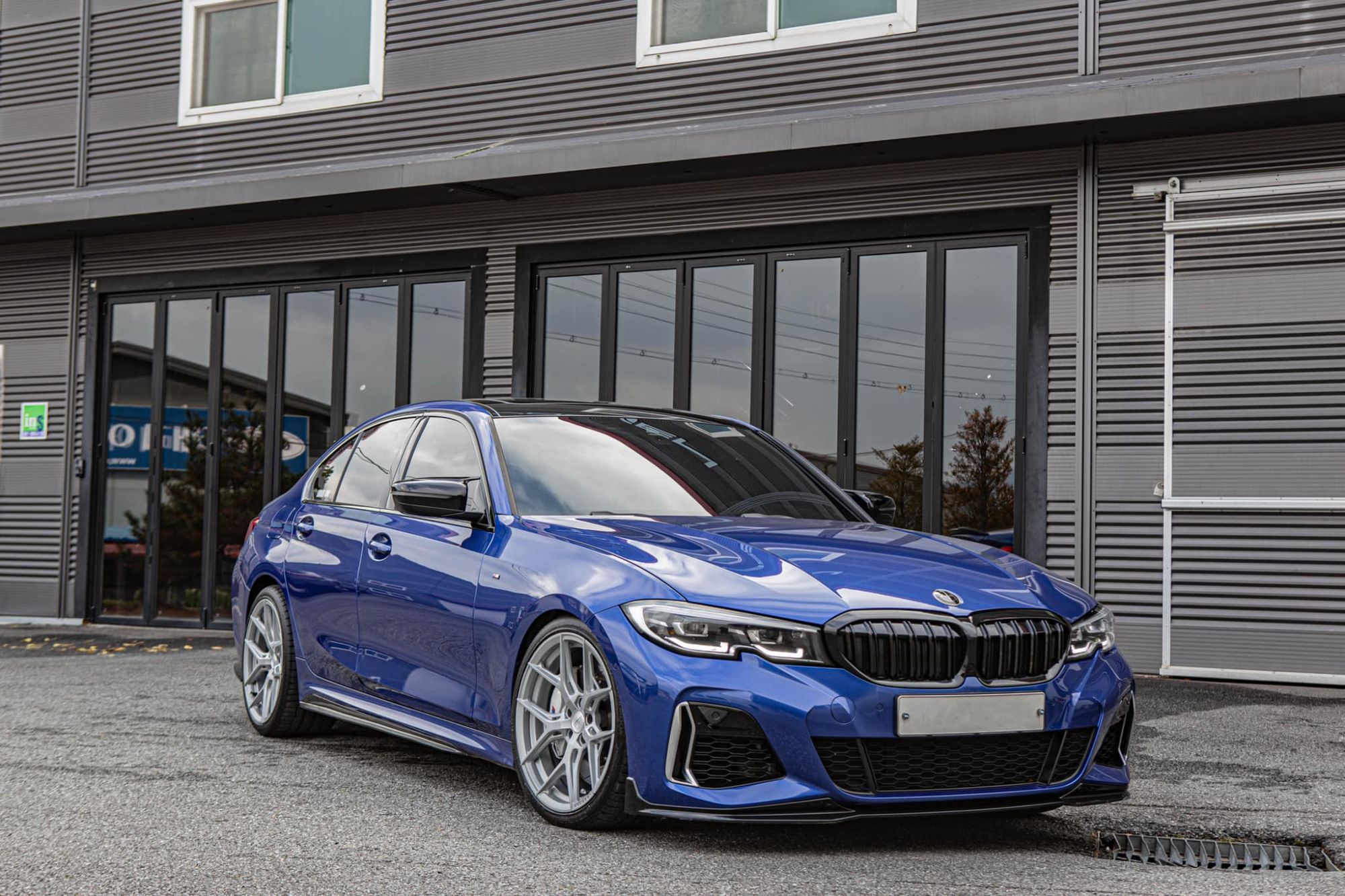 Name:  bmw-g20-3-series-with-silver-vossen-hf5-wheels-1.jpeg
Views: 175
Size:  425.1 KB