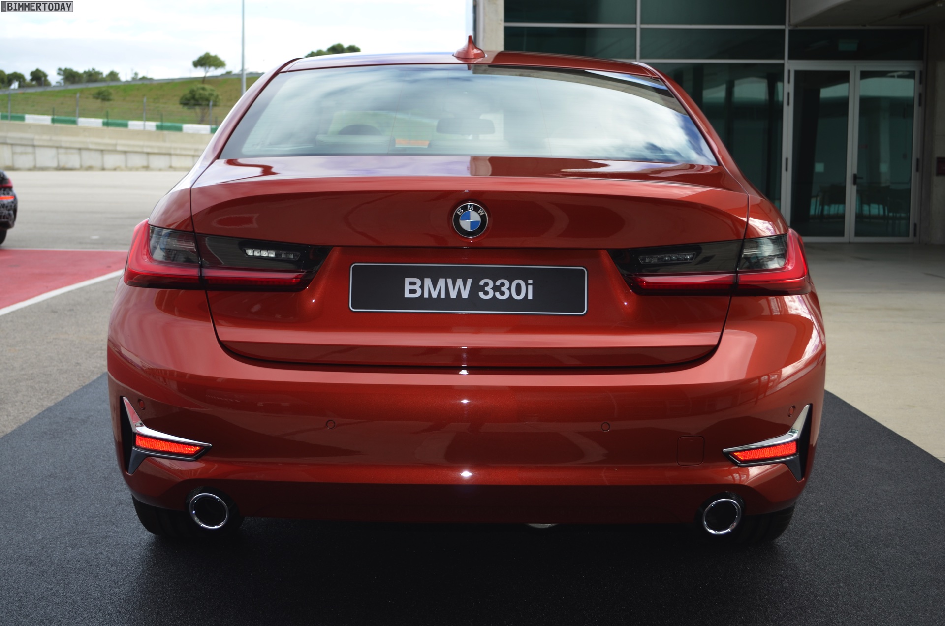 Name:  2019-BMW-3er-G20-Sunset-Orange-Luxury-Line-07.jpg
Views: 24629
Size:  490.8 KB