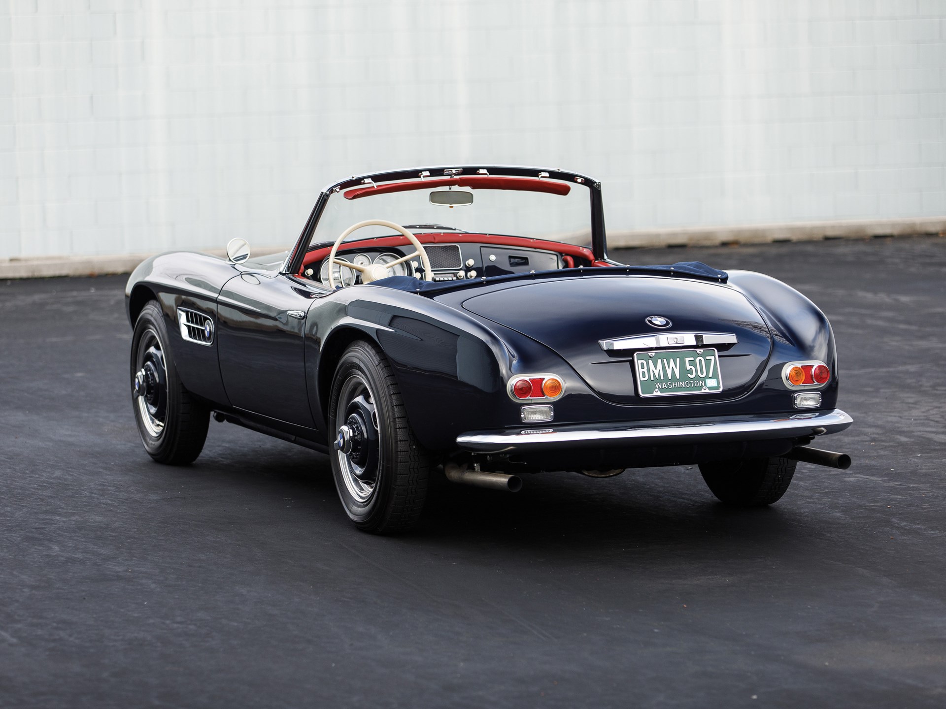 Name:  1958 BMW 507 Roadster S2 70157 RM Arizona 2019-33.jpg
Views: 3406
Size:  357.1 KB