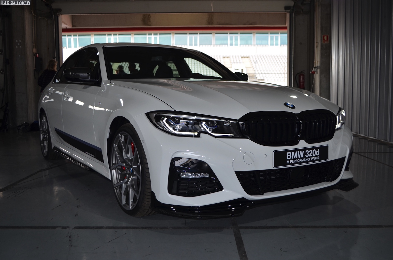 Name:  2019-BMW-3er-G20-M-Performance-Tuning-320d-02.jpg
Views: 73570
Size:  383.1 KB