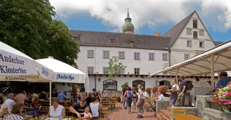 Name:  Kloster Andrechs  10_by_andechs_kloster_biergarten_roland_rossner_3_452x.jpg
Views: 13917
Size:  33.9 KB