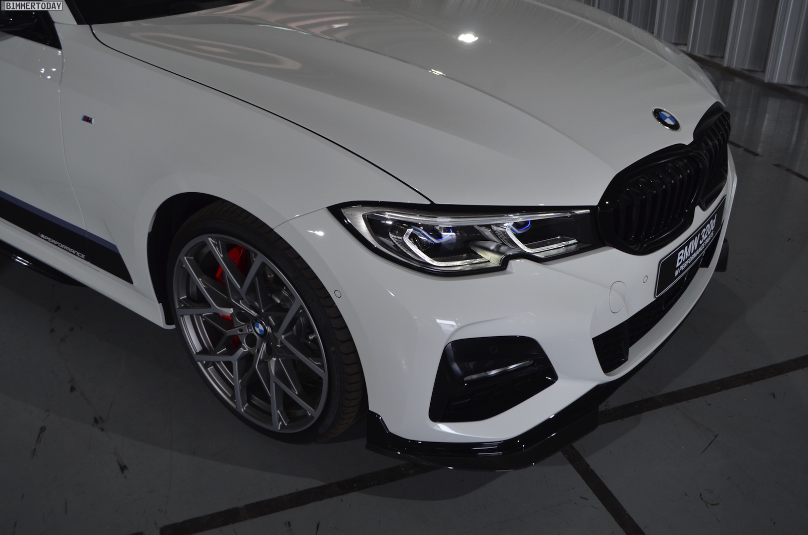 Name:  2019-BMW-3er-G20-M-Performance-Tuning-320d-08.jpg
Views: 43001
Size:  349.9 KB