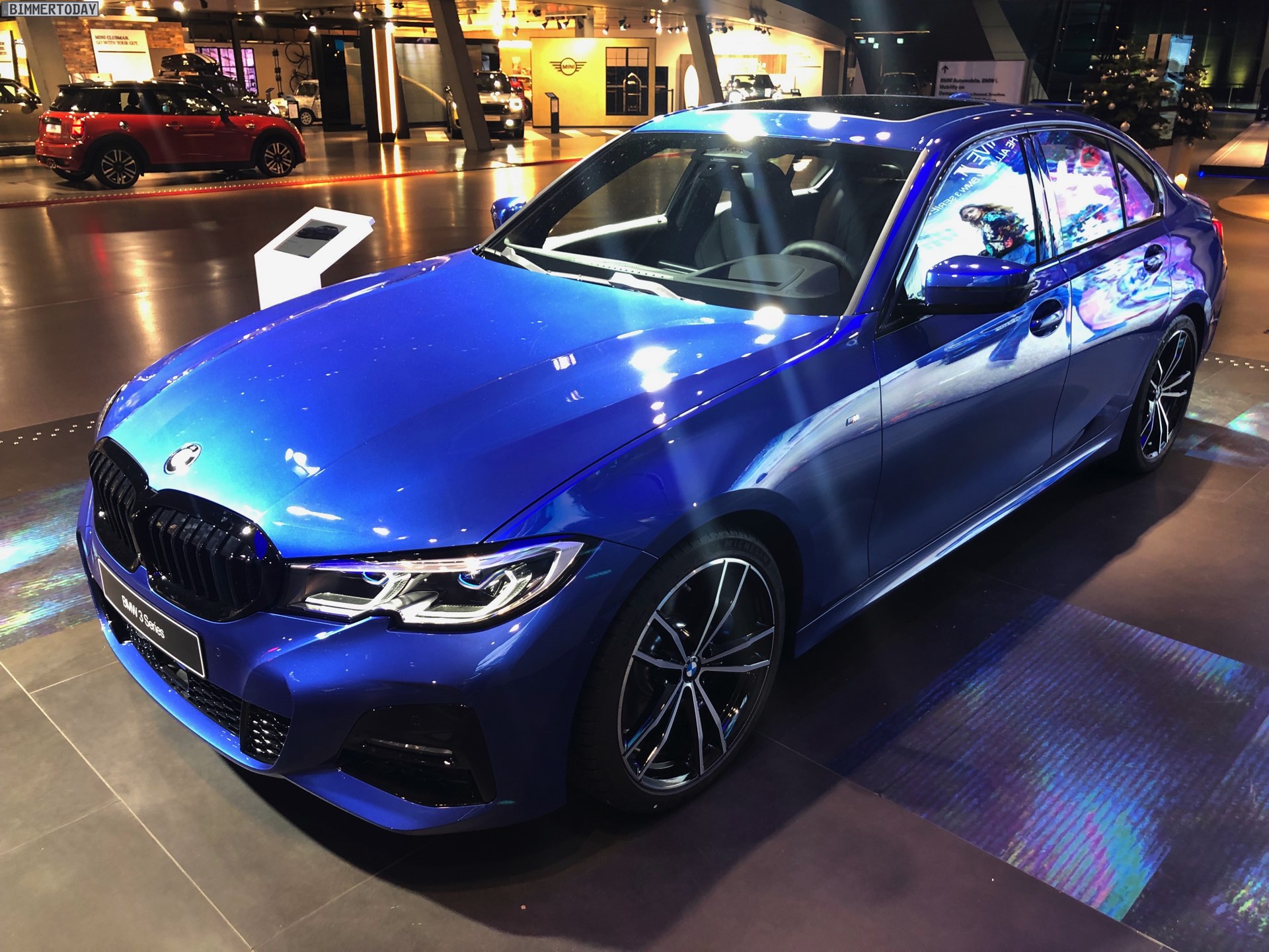 Name:  2019-BMW-3er-G20-M-Sport-Shadow-Line-erweiterter-Umfang-Portimao-Blau-04.jpg
Views: 54182
Size:  489.1 KB