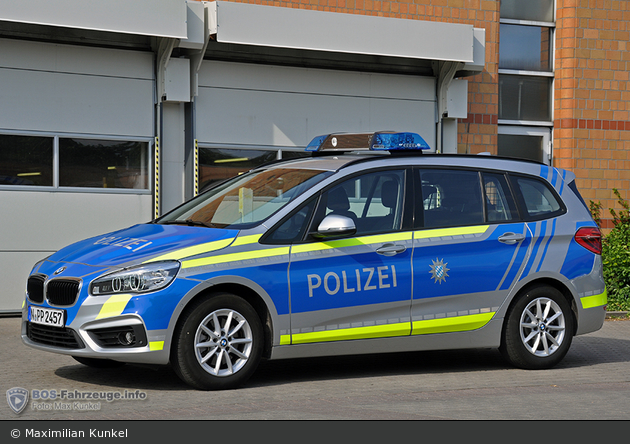 Name:  polizei  399140-large.jpg
Views: 8349
Size:  366.3 KB