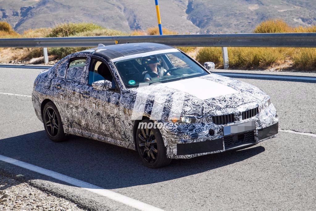 Name:  BMW-M340i-G20-carbon-fiber-roof-2.jpg
Views: 2928
Size:  240.1 KB
